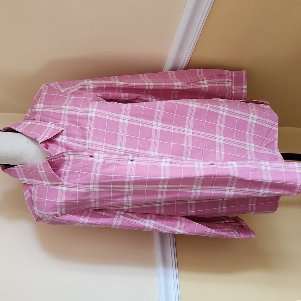 Pink Plaid Long Sleeve Flannel Button-Down Shirt NWT Size Medium